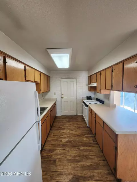 Kitchen - 8521 N 37th Ave, Phoenix, AZ 85051 photo 1 of 1