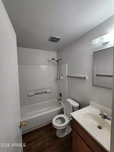 Bath - 8521 N 37th Ave, Phoenix, AZ 85051 photo 1 of 2
