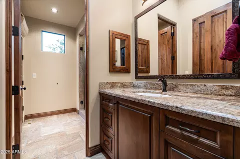 Bath - 4610 E Meadowview Dr, Gilbert, AZ 85298 photo 3 of 4