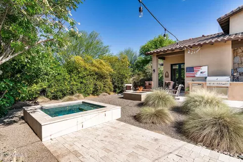 Exterior - 4610 E Meadowview Dr, Gilbert, AZ 85298 photo 11 of 17