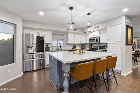 Kitchen - 3401 E Oraibi Dr, Phoenix, AZ 85050 photo 2 of 2