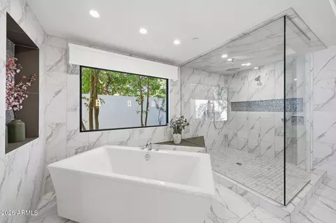 Bath - 5633 E Lafayette Blvd, Phoenix, AZ 85018 photo 1 of 6