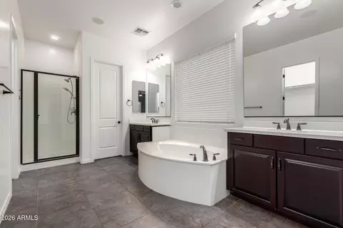 Bath - 2960 E Derringer Way, Gilbert, AZ 85297 photo 1 of 5