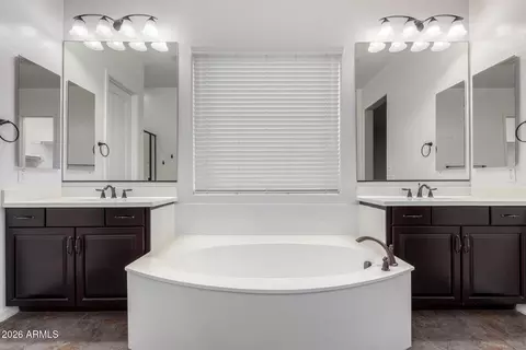 Bath - 2960 E Derringer Way, Gilbert, AZ 85297 photo 3 of 5