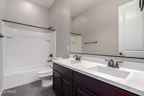 Bath - 2960 E Derringer Way, Gilbert, AZ 85297 photo 5 of 5