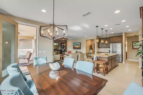 Dining - 2523 E Nancy Ln, Phoenix, AZ 85042 photo 2 of 3