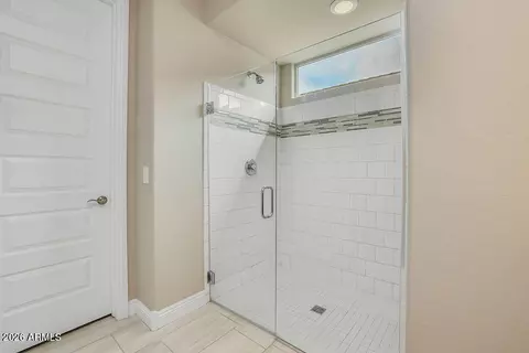 Bath - 2523 E Nancy Ln, Phoenix, AZ 85042 photo 2 of 5