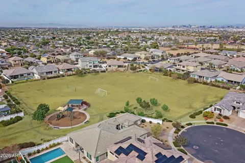 View/Area - 2523 E Nancy Ln, Phoenix, AZ 85042 photo 2 of 4