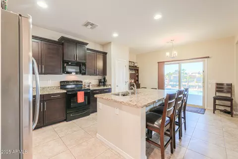 Kitchen - 21896 N Risa Dr, Maricopa, AZ 85138 photo 4 of 6