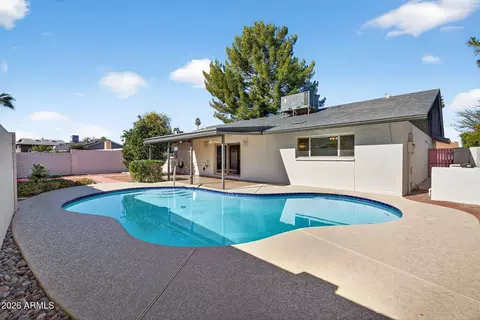 Exterior - 1725 E La Jolla Dr, Tempe, AZ 85282 photo 2 of 3