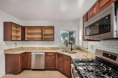 Kitchen - 4306 N 20th St, Phoenix, AZ 85016 photo 1 of 1