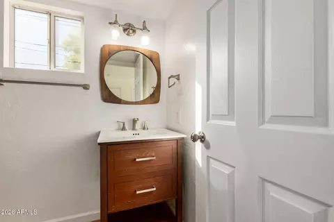 Bath - 4306 N 20th St, Phoenix, AZ 85016 photo 1 of 3
