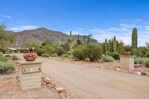10860 E Maverick Trl, Gold Canyon, AZ 85118