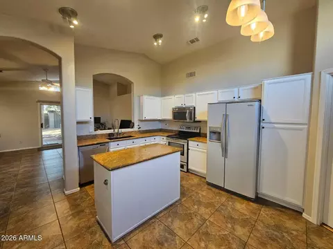 Kitchen - 285 W Washington Ave, Gilbert, AZ 85233 photo 1 of 1