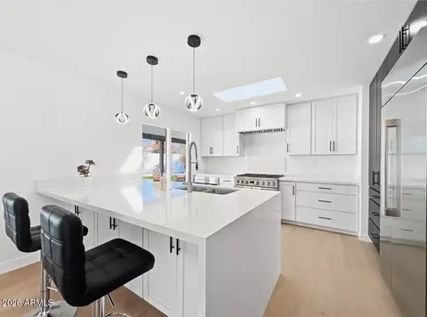 Kitchen - 342 E Orangewood Ave, Phoenix, AZ 85020 photo 2 of 4