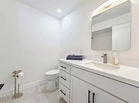 Bath - 342 E Orangewood Ave, Phoenix, AZ 85020 photo 5 of 5
