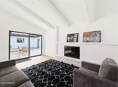 Living - 342 E Orangewood Ave, Phoenix, AZ 85020 photo 6 of 6