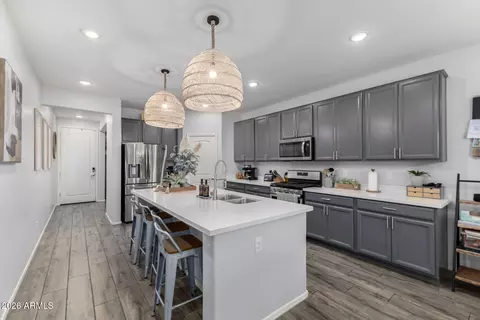 Kitchen - 2929 W Laredo Ln, Phoenix, AZ 85085 photo 2 of 3