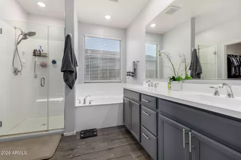 Bath - 2929 W Laredo Ln, Phoenix, AZ 85085 photo 1 of 2