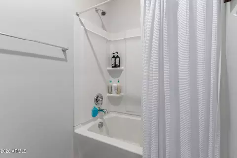 Bath - 2929 W Laredo Ln, Phoenix, AZ 85085 photo 2 of 2