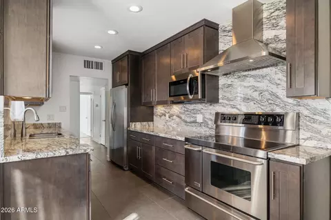 Kitchen - 5438 E Pinchot Ave, Phoenix, AZ 85018 photo 1 of 2