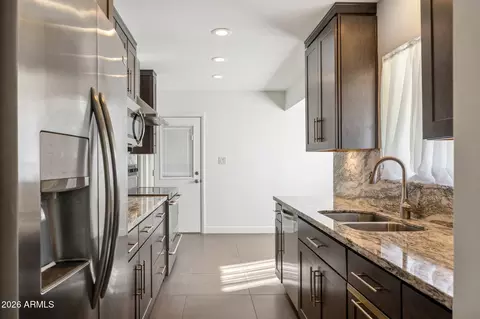 Kitchen - 5438 E Pinchot Ave, Phoenix, AZ 85018 photo 2 of 2