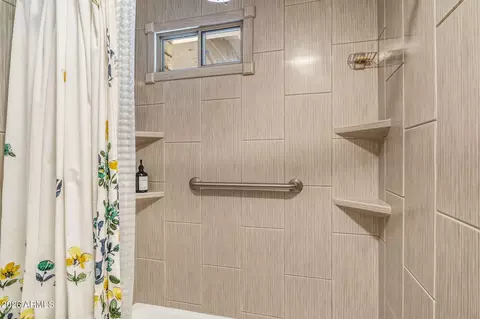 Bath - 1824 E Ronald Rd, Phoenix, AZ 85022 photo 2 of 4