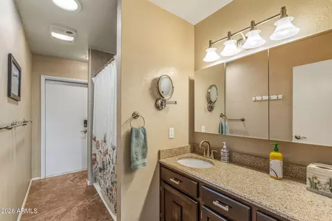 Bath - 1824 E Ronald Rd, Phoenix, AZ 85022 photo 4 of 4