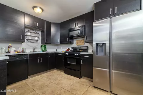 Kitchen - 822 E Montecito Ave, Phoenix, AZ 85014 photo 4 of 4