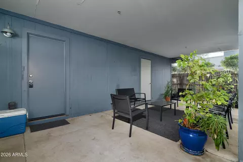 Exterior - 822 E Montecito Ave, Phoenix, AZ 85014 photo 5 of 14