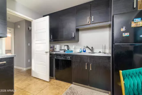 Kitchen - 822 E Montecito Ave, Phoenix, AZ 85014 photo 2 of 4