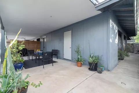 Exterior - 822 E Montecito Ave, Phoenix, AZ 85014 photo 4 of 14