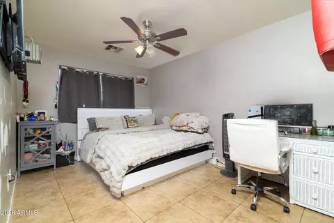Bedroom - 822 E Montecito Ave, Phoenix, AZ 85014 photo 4 of 5