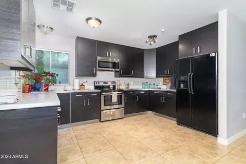 Kitchen - 822 E Montecito Ave, Phoenix, AZ 85014 photo 1 of 4