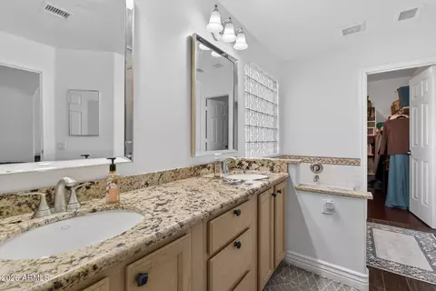 Bath - 3615 E Desert Willow Rd, Phoenix, AZ 85044 photo 2 of 5