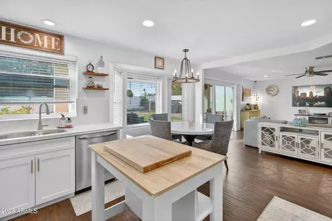 Kitchen - 3615 E Desert Willow Rd, Phoenix, AZ 85044 photo 4 of 7