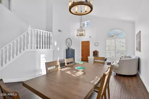 Dining - 3615 E Desert Willow Rd, Phoenix, AZ 85044 photo 3 of 5