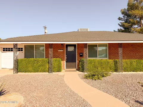 Exterior - 2226 E Devonshire Ave, Phoenix, AZ 85016 photo 2 of 4