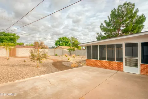 Exterior - 2226 E Devonshire Ave, Phoenix, AZ 85016 photo 3 of 4