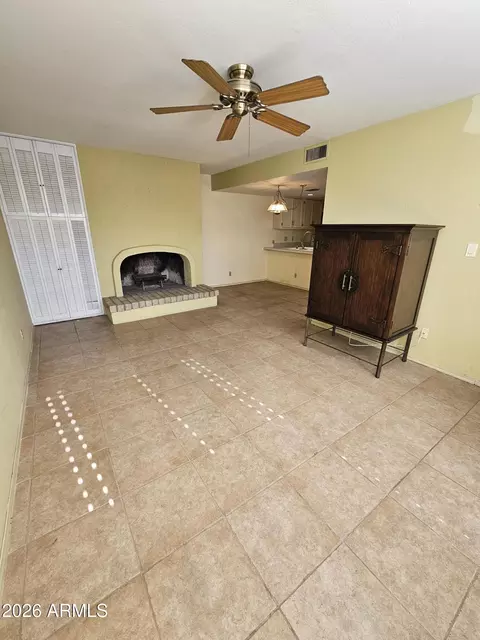 Living - 7003 N Barbados Pl, Phoenix, AZ 85021 photo 2 of 4