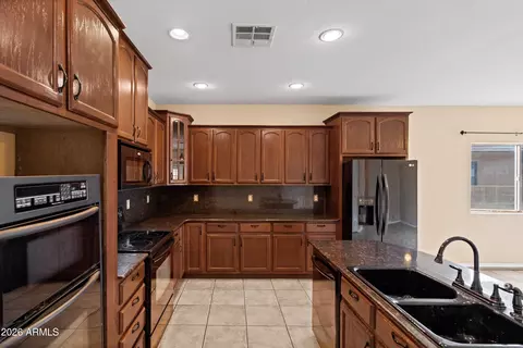 612 E Dee St, Avondale, AZ 85323 photo 9
