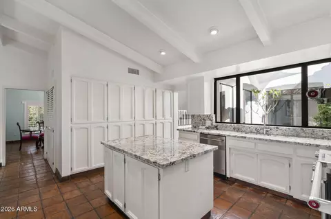 Kitchen - 84 Biltmore Ests, Phoenix, AZ 85016 photo 3 of 5