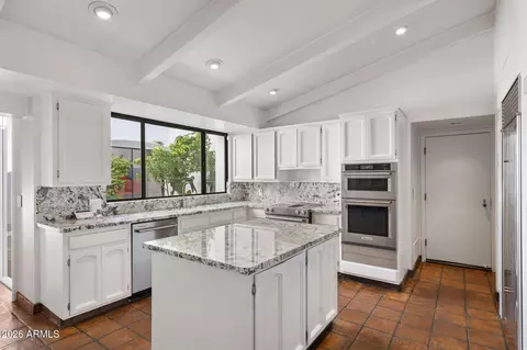 Kitchen - 84 Biltmore Ests, Phoenix, AZ 85016 photo 1 of 5
