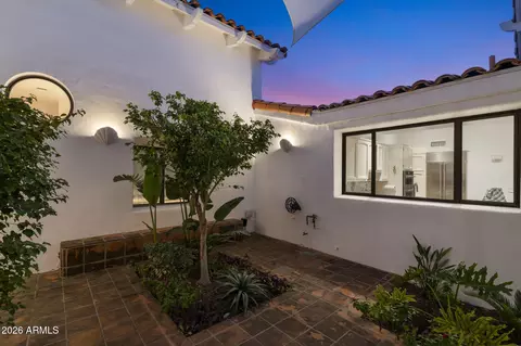 Exterior - 84 Biltmore Ests, Phoenix, AZ 85016 photo 2 of 10