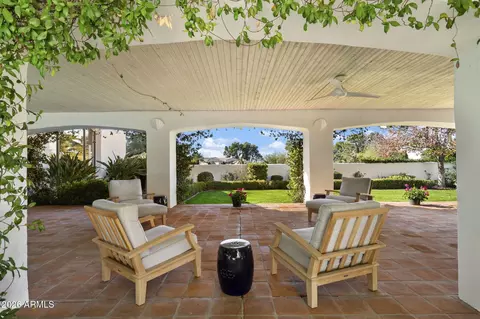 Exterior - 84 Biltmore Ests, Phoenix, AZ 85016 photo 3 of 10