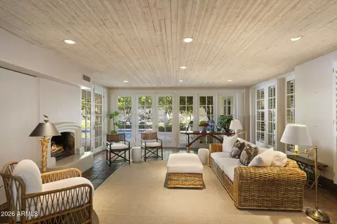 Living - 84 Biltmore Ests, Phoenix, AZ 85016 photo 1 of 7