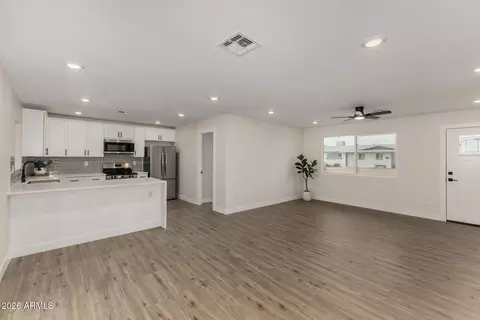 Living - 3234 E Marilyn Rd, Phoenix, AZ 85032 photo 3 of 4
