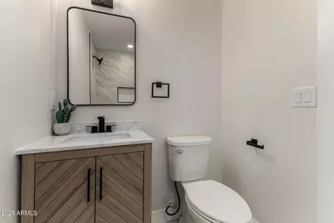 Bath - 3234 E Marilyn Rd, Phoenix, AZ 85032 photo 6 of 7