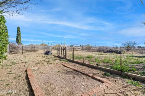 Exterior - 113 Nighthawk Ave, Bisbee, AZ 85603 photo 5 of 14