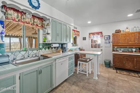 Kitchen - 113 Nighthawk Ave, Bisbee, AZ 85603 photo 2 of 3